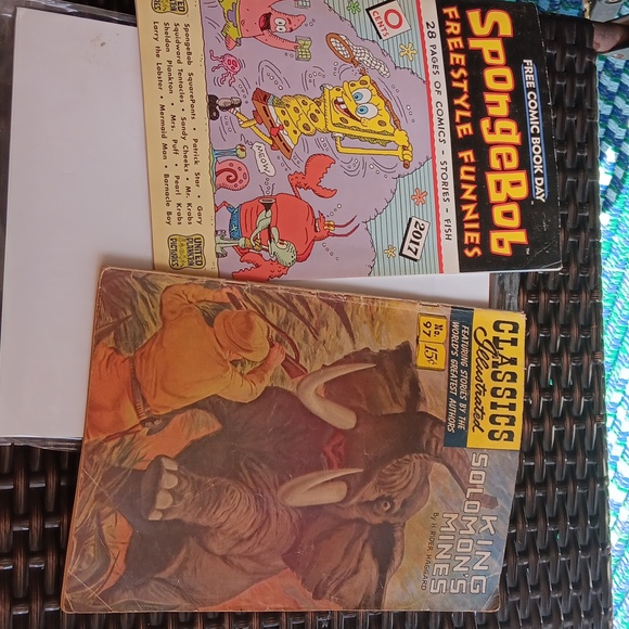 A SpongeBob book for you.Comic book in a classic.Animal book - Picture 2 of 2